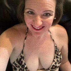 Reif, gut gebräunt und gerade ohne Sexkontakt